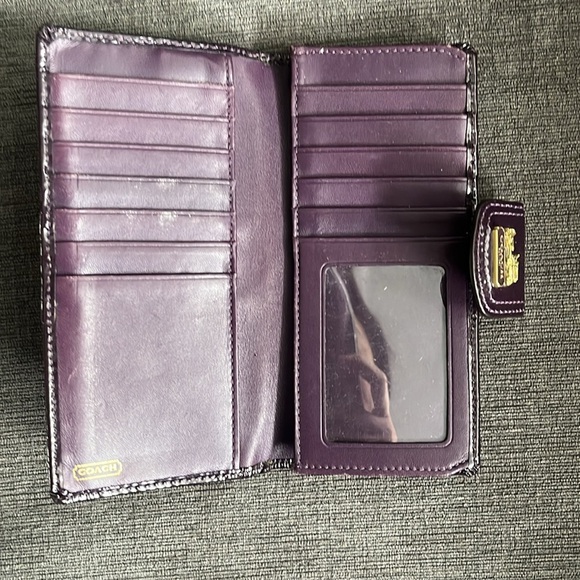 COACH Madison Patent Leather in plum - Picture 3 of 5